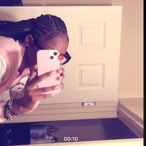 Meet your Posher, A’naala